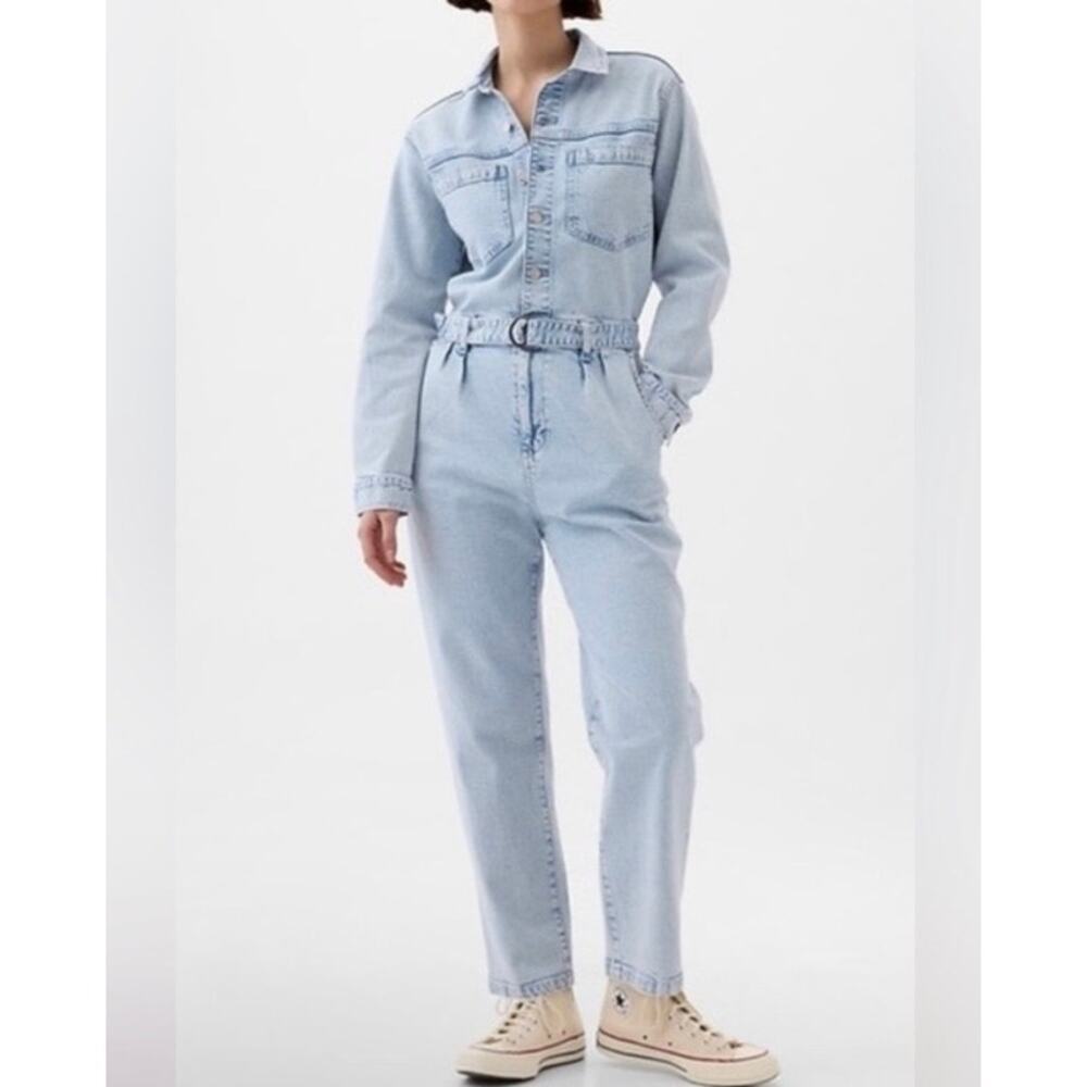 GAP Sz 4 Long Sleeve Belted Denim Jumpsuit Light Wash Indigo 90s Retro Utility